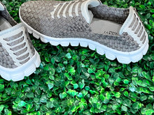 Load image into Gallery viewer, Bonavi Slip On Tennis Shoes
