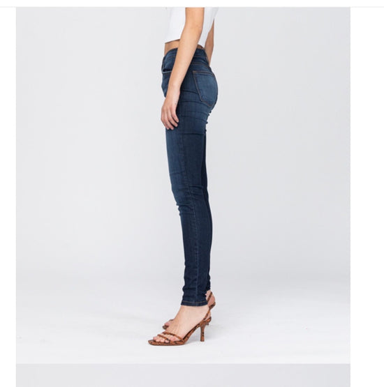 Judy Blue Dark Wash Super Stretchy & Soft Non Distressed Rayon Skinny