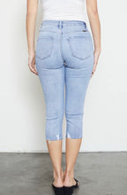 Load image into Gallery viewer, Kancan Lynn High Rise Frayed Skinny
