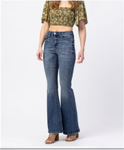 Load image into Gallery viewer, Judy Blue Contrast Trouser Flare
