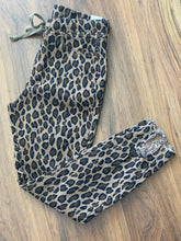 Load image into Gallery viewer, YMI High Rise Ankle Joggers

