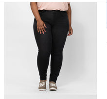 Load image into Gallery viewer, Judy Blue Thermal Black Skinny
